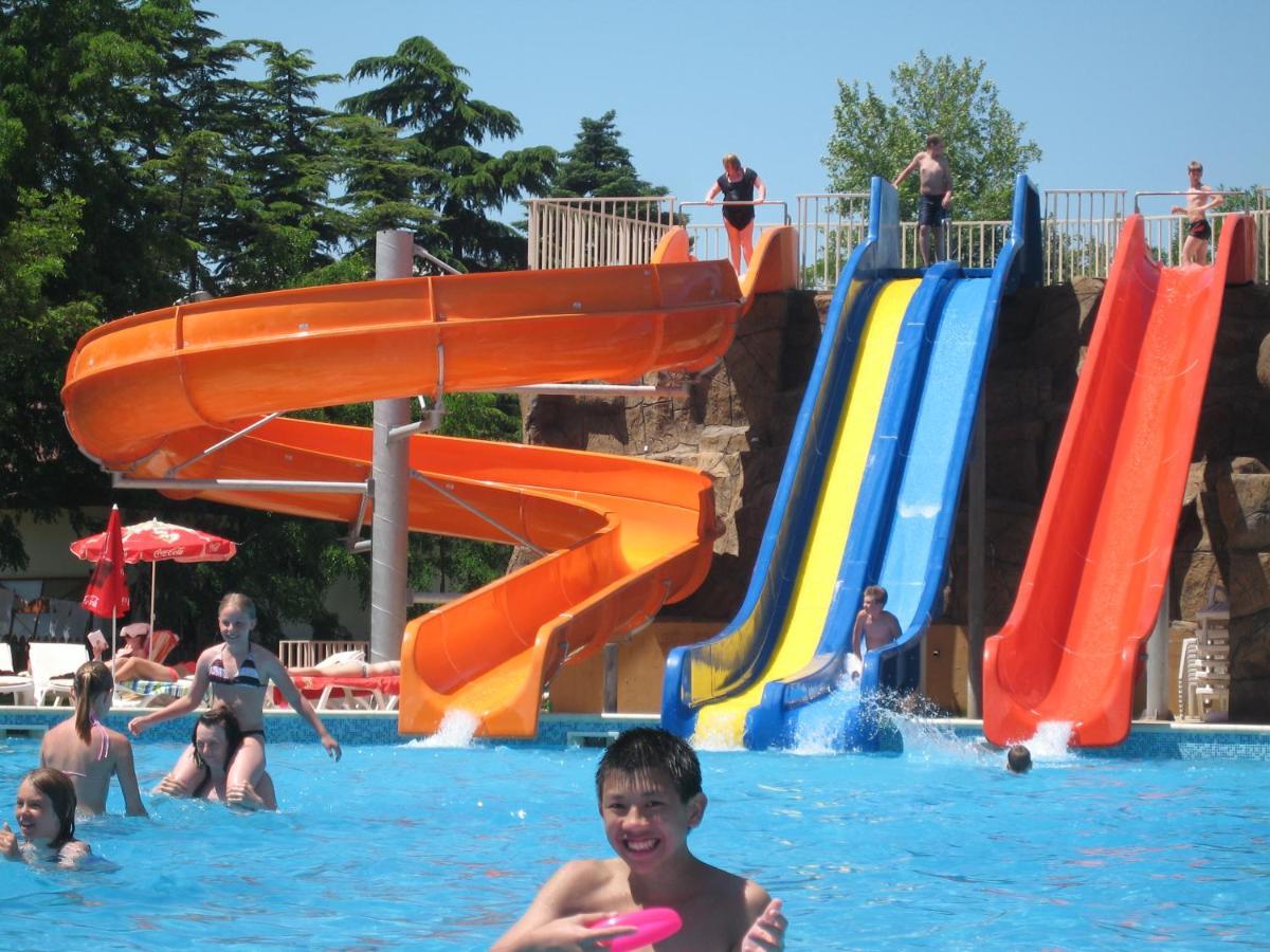 Hotel Iskar & Aquapark Pantai Sunny Luaran gambar