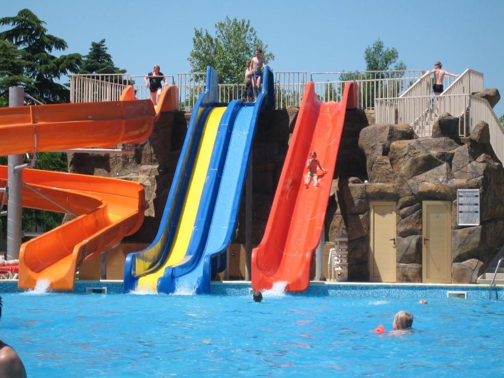 Hotel Iskar & Aquapark Pantai Sunny Luaran gambar