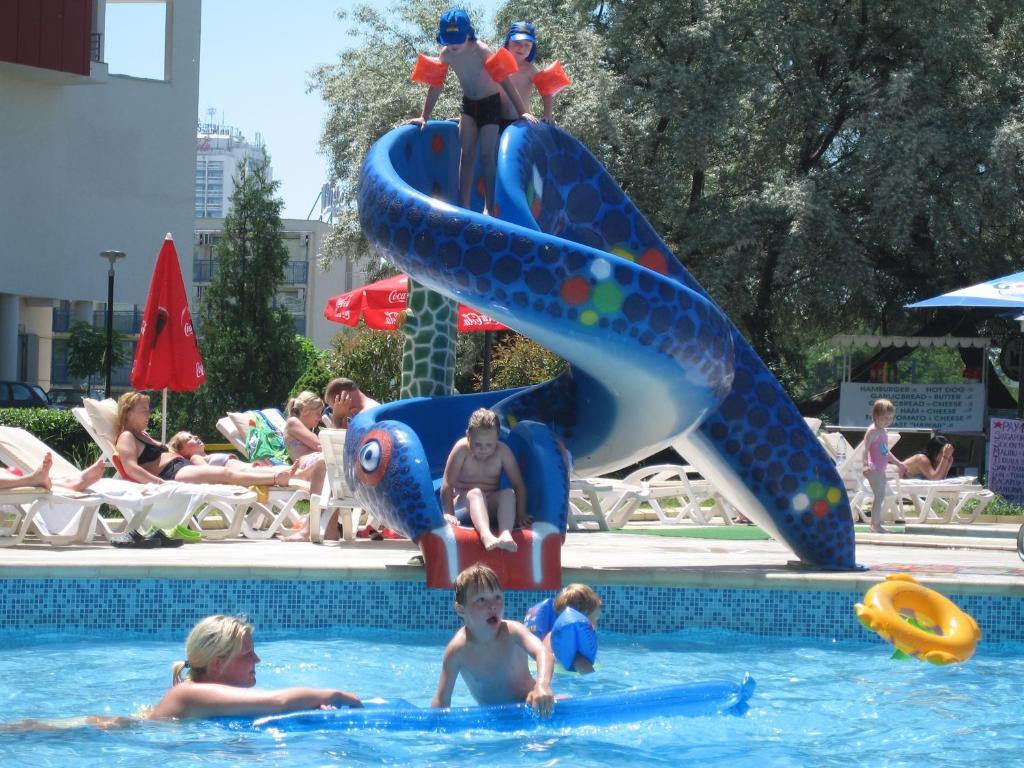 Hotel Iskar & Aquapark Pantai Sunny Luaran gambar